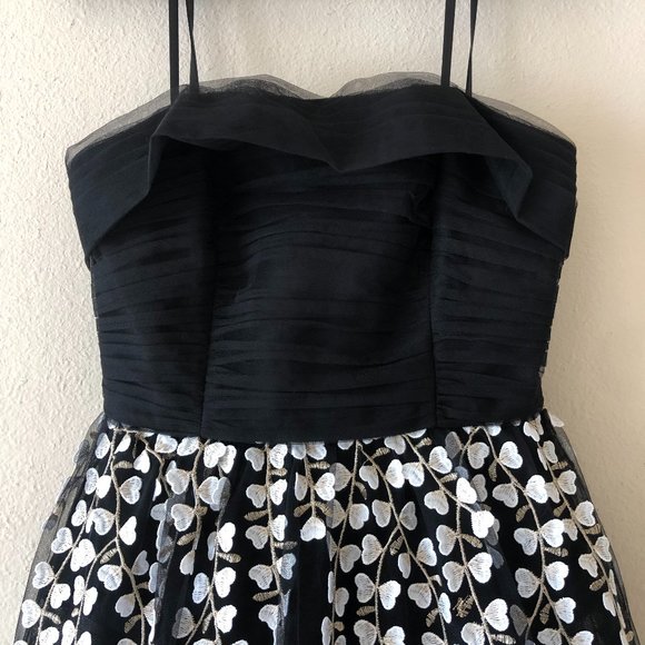 NWT BCBG Floral Embroidered Tulle Gown - Picture 8 of 14